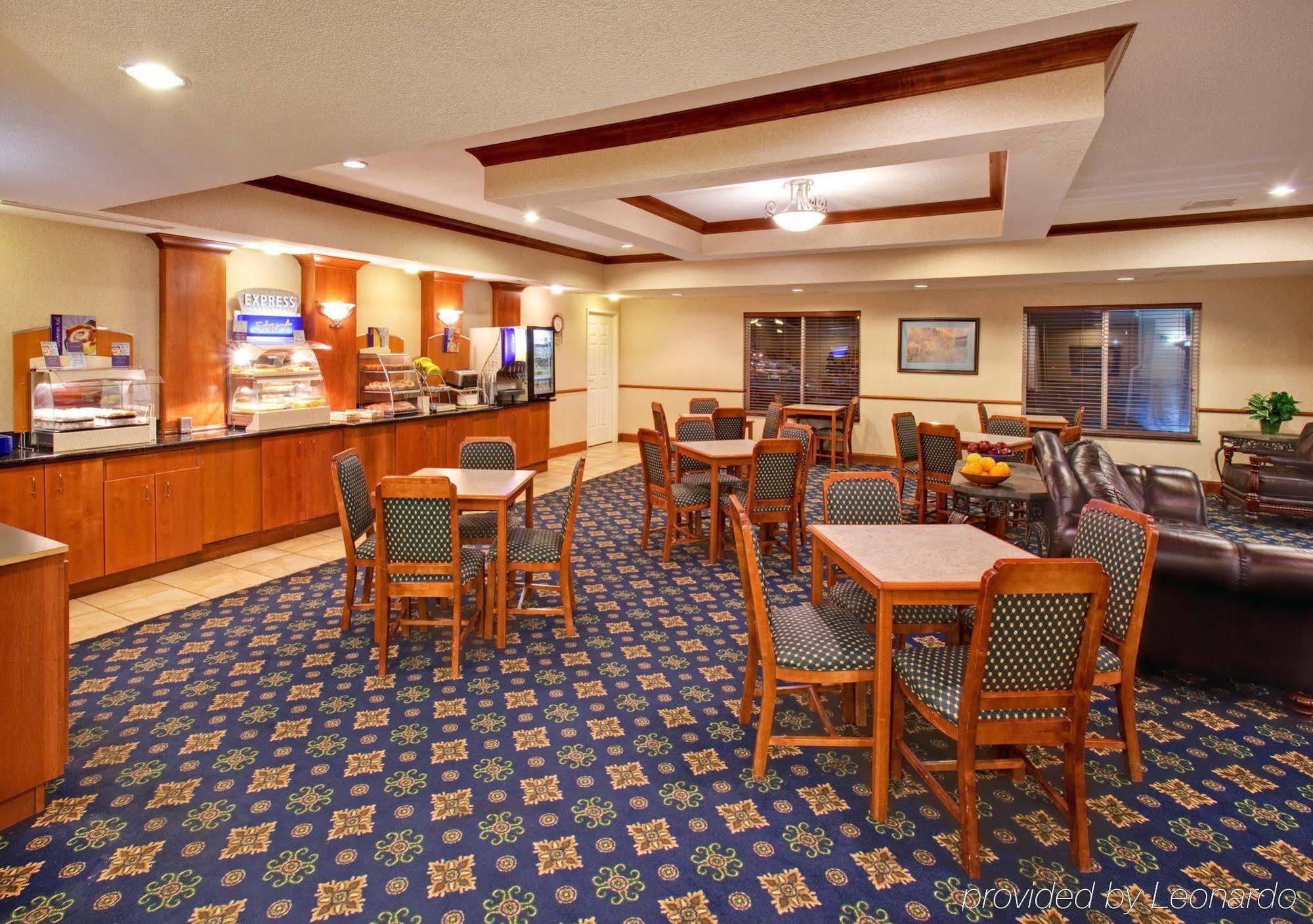 Holiday Inn Express & Suites - Dickinson By Ihg Ресторан фото