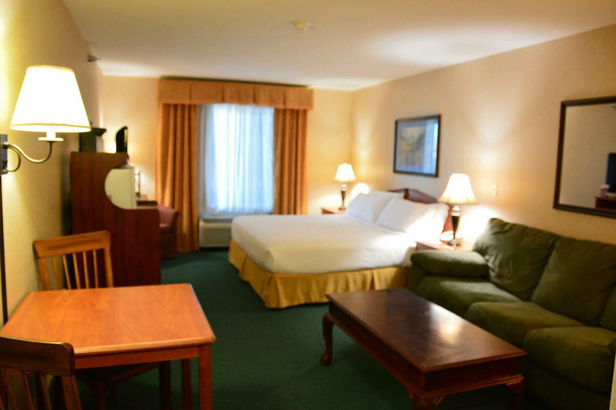 Holiday Inn Express & Suites - Dickinson By Ihg Екстер'єр фото